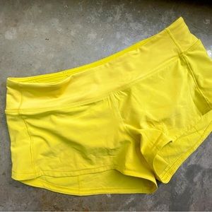 Lululemon Speed Up low-rise lined shorts 2.5” Size 8 Yellow